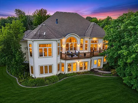 w213n5230 Golfview, Menomonee Falls, WI 53051