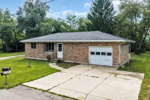 n2443 Giles Drive, Bloomfield, WI 53105