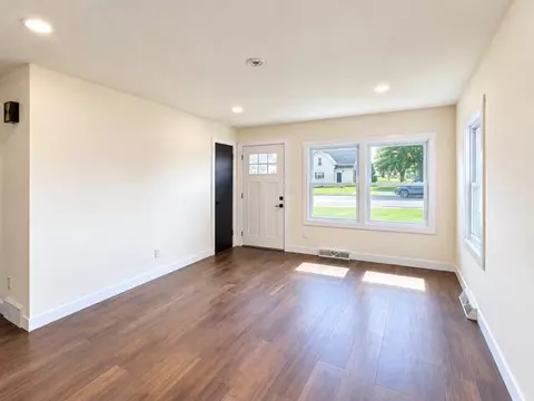 Living - 415 Main, Eitzen, MN 55931 photo 1 of 3