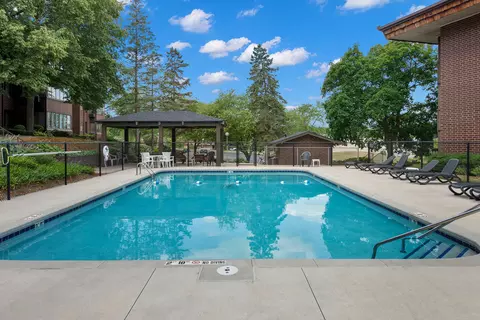 n85w15700 Ridge #304, Menomonee Falls, WI 53051