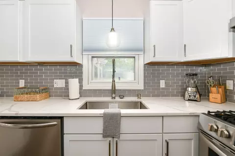 8969 W Hustis, Milwaukee, WI 53224