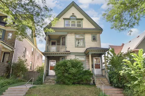 2441 N Humboldt #2443, Milwaukee, WI 53212