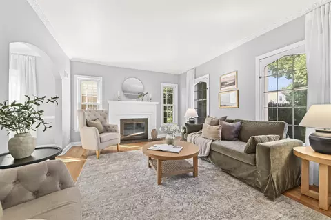 616 N 104th #618, Wauwatosa, WI 53226
