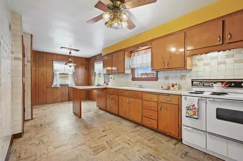 Kitchen - 3876 E Morris, Cudahy, WI 53110 photo 2 of 3
