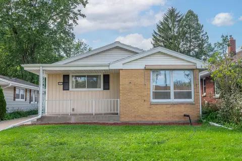 2533 N 113th, Wauwatosa, WI 53226
