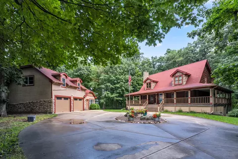1541 N English Settlement, Burlington, WI 53105