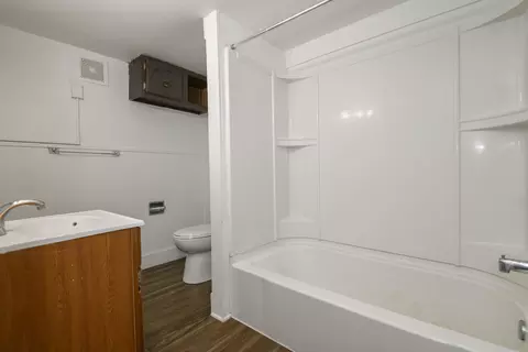 Bath - 923 Randall, Beloit, WI 53511 photo 1 of 2