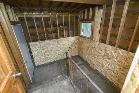 Entry Way - 923 Randall, Beloit, WI 53511 photo 2 of 4