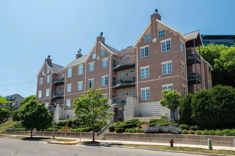 1809 N Commerce #302, Milwaukee, WI 53212