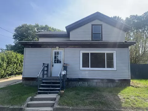 640 N Locust, Reedsburg, WI 53959