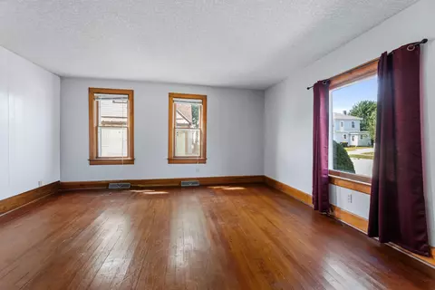 Living - 318 Grove, Caledonia, MN 55921 photo 2 of 3