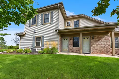 n55w17156 Ravenwood #19156, Menomonee Falls, WI 53051