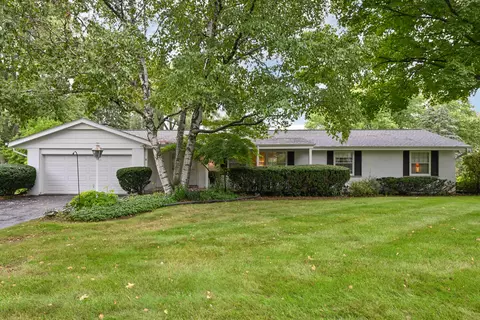 2120 Elm Tree, Elm Grove, WI 53122
