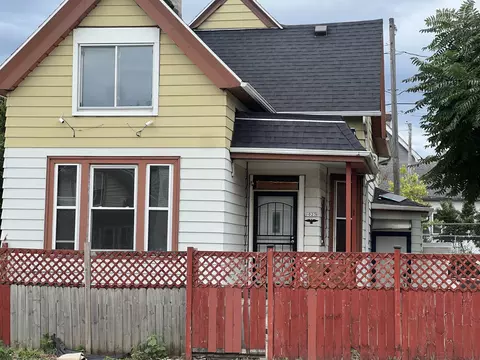 1023 W Greenfield, Milwaukee, WI 53204