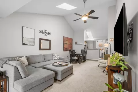500 W Bender #13, Glendale, WI 53217