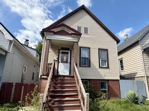 2451 S 11th, Milwaukee, WI 53215