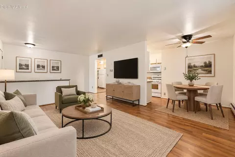 11958 W W Ml #19, Milwaukee, WI 53225