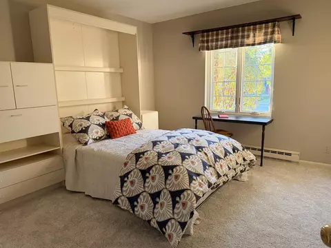 13335 Watertown Plank #105, Elm Grove, WI 53122