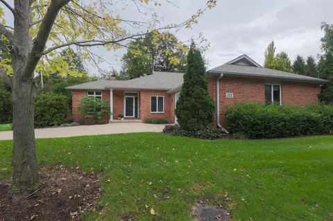 212 Thorngate #8, Burlington, WI 53105
