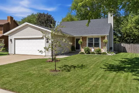 1566 Briarwood, Hartford, WI 53027