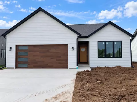 846 Stanton, Saukville, WI 53080