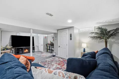 5800 W Vienna, Milwaukee, WI 53216