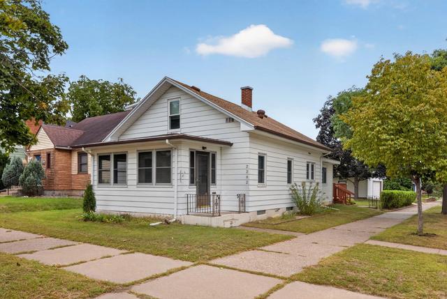 2202 Winnebago, La Crosse, WI 54601