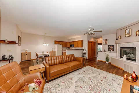 11200 W Gilbert #D, Wauwatosa, WI 53226