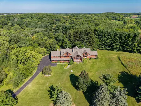 w714 Valley View Road, Spring Prairie, WI 53105
