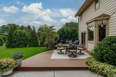 Exterior - w237n3390 Five Flds, Pewaukee, WI 53072 photo 6 of 9