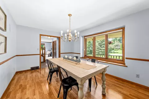 Dining - w237n3390 Five Flds, Pewaukee, WI 53072 photo 2 of 2