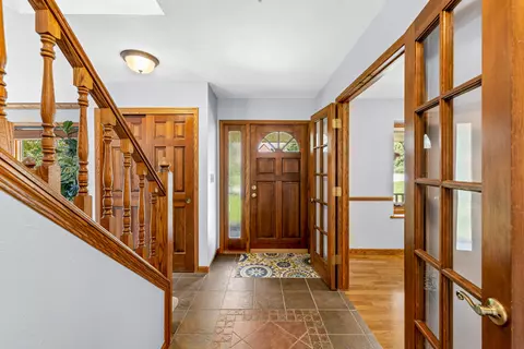 Entry Way - w237n3390 Five Flds, Pewaukee, WI 53072 photo 2 of 3