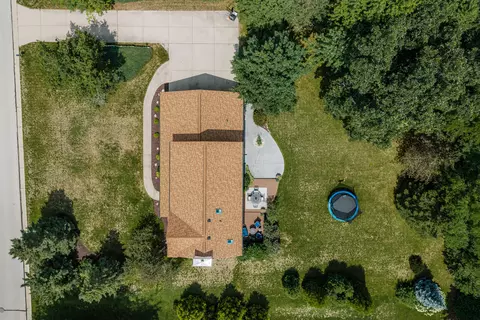 View/Area - w237n3390 Five Flds, Pewaukee, WI 53072 photo 2 of 4