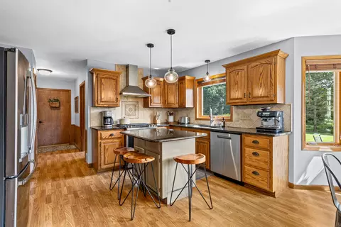 Kitchen - w237n3390 Five Flds, Pewaukee, WI 53072 photo 1 of 5