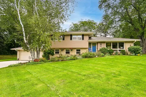 11938 N Ridgeway, Mequon, WI 53097