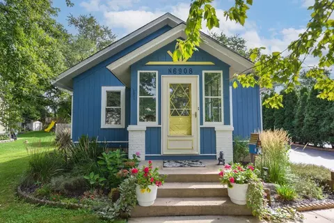 w282n6908 Main, Merton, WI 53056