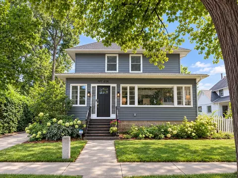414 Dacota, Winona, MN 55987