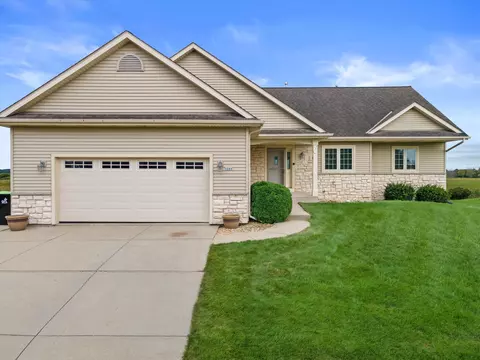 1246 S Wilson, Hartford, WI 53027