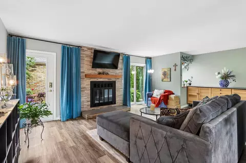 144 Fountain #B, Waukesha, WI 53186