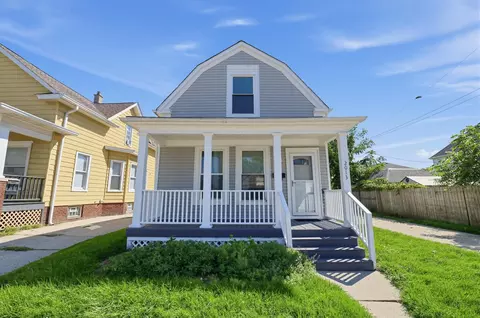 2013 Charles, Racine, WI 53402