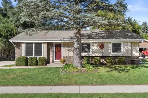 2104 Garland, Waukesha, WI 53188