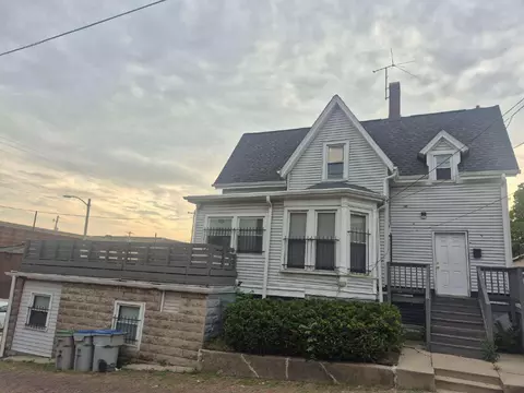 2028 W Michigan, Milwaukee, WI 53233