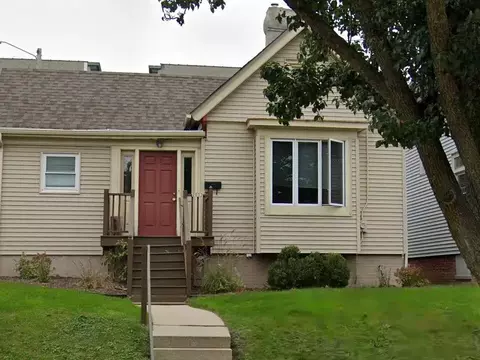 2032 W Michigan, Milwaukee, WI 53233