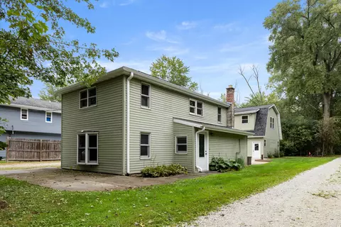 8413 Fox Riv, Waterford, WI 53185