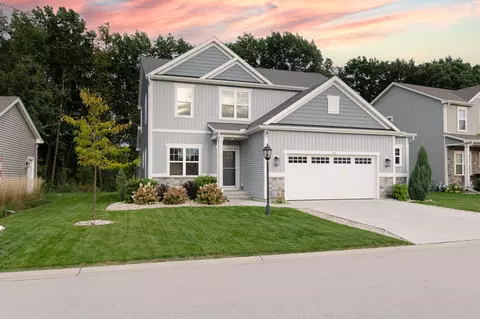 516 Wild Oak, Hartland, WI 53029
