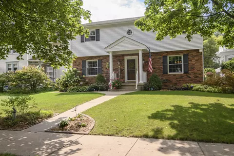 147 W Laflin, Waukesha, WI 53186