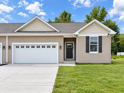 1571 Meadowview, Whitewater, WI 53190
