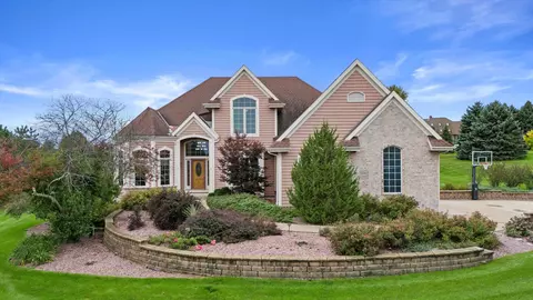w287n921 Bedouin, Delafield, WI 53188