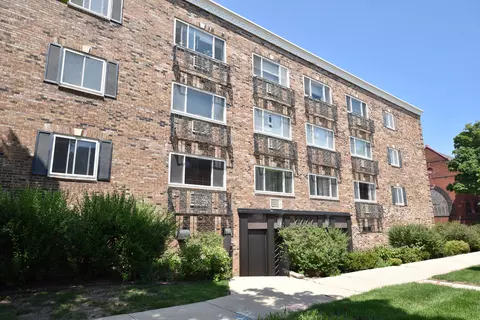 2222 E Belleview #110, Milwaukee, WI 53211