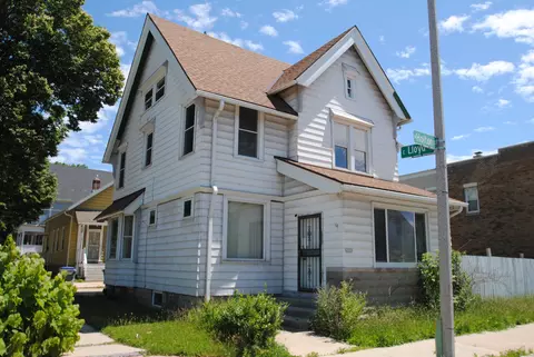 2050 N Holton, Milwaukee, WI 53212